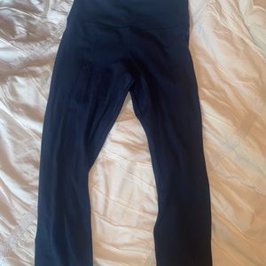 size 6 navy cropped aligns